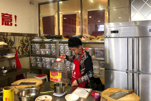 华飞牛肉酸辣粉nba无插件极速体育_jrs直播网_jrs低调直播网学员nba无插件极速体育_jrs直播网_jrs低调直播网过程