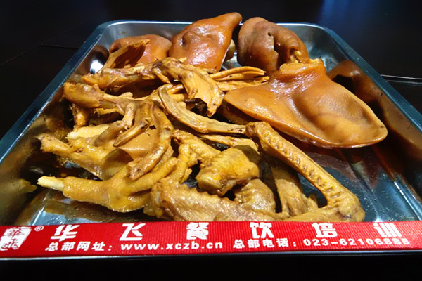 倾品卤菜加盟